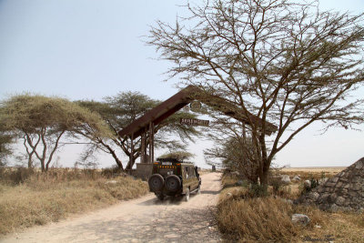 40721_130_Serengeti-Entrance.JPG