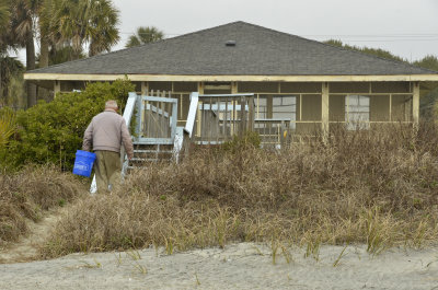 Jerry feeds the gulls