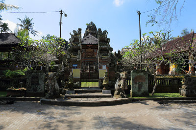 Monkey Temple Ubud Bali 1.jpg
