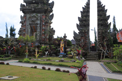 Pura Ulun Danu Batur 3.jpg