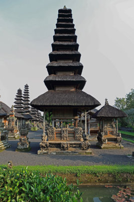 Taman Ayun Temple in Mengwi 2.jpg