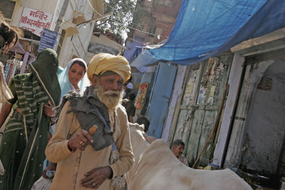 Karauli-out about.1.jpg