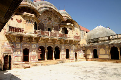 Karauli-Summer Palace.2.jpg