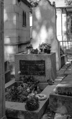 Pere-Lachaise Cemetery. Jim Morrison's grave.