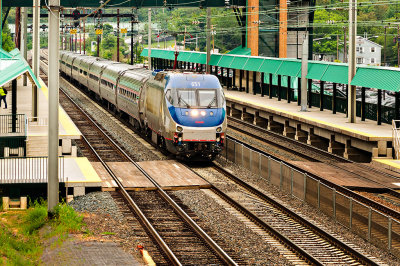 Northbound Amtrack passing through Halethorpe