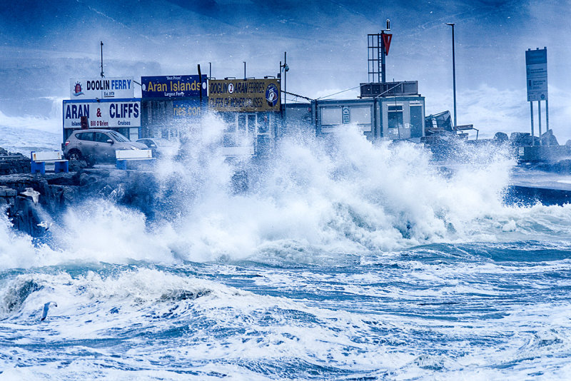 Storm Imogen hits Doolin Pier