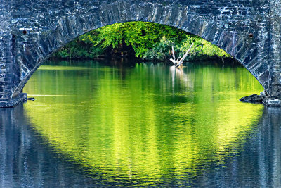The Eye of the Bridge