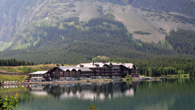 Many Glacier Lodge
