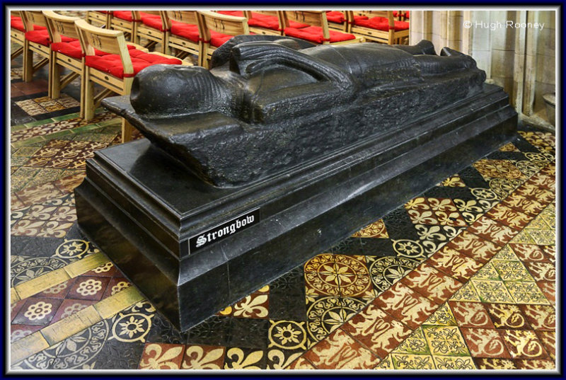  Ireland - Dublin - Christchurch Cathedral - Tomb of Strongbow 
