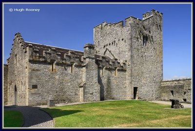  Ireland - Co.Tipperary - Cahir Castle - The Courtyard  