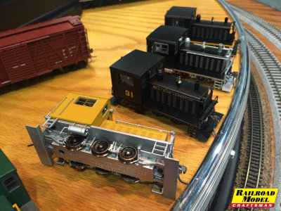 Broadway Limited HO Trackmobile & Plymouth Switcher