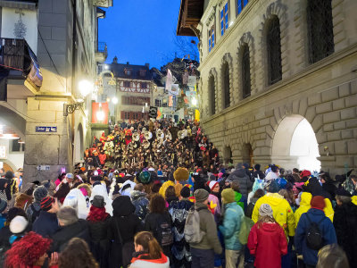 Concert at the Rathaustreppe by night.