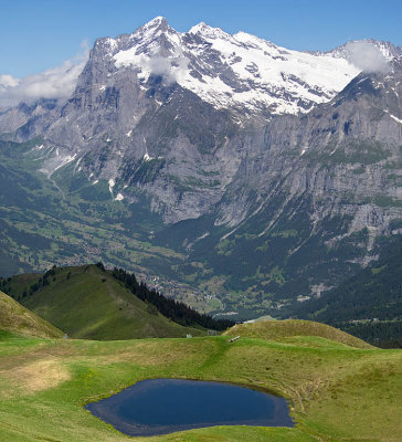 View from Maennlichen-Scheidegg to Grindelwald