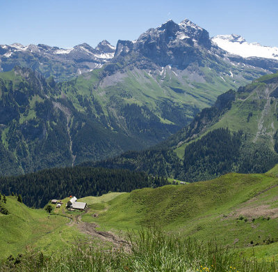 Jochlipass down to Gitschenen