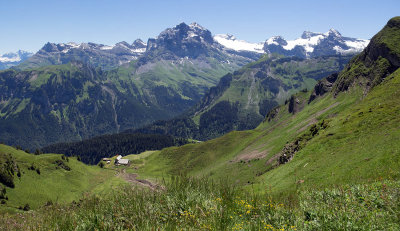 Jochlipass down to Gitschenen