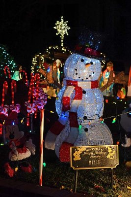 Snowman and Mize Sign