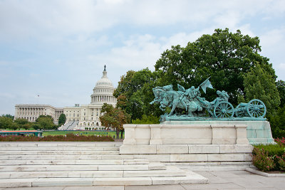 STATUES IN FRONT OF US CAPITAL