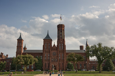 SMITHSONIAN CASTLE BUILDING