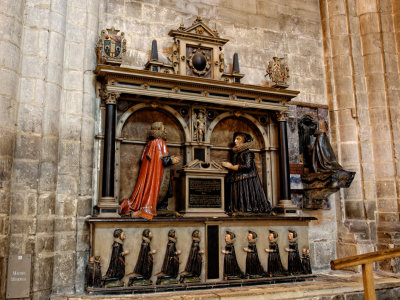 memorial to Thomas and Christian Machen 1614