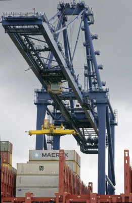 container loading crane 