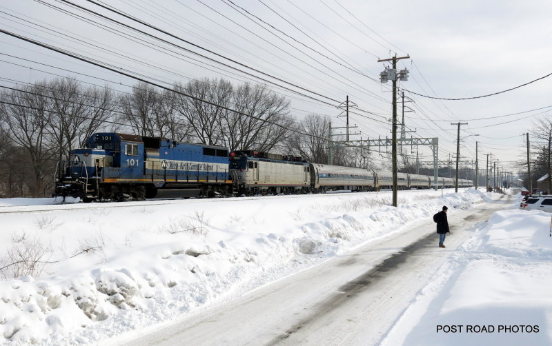 20140219-disabled-amtrak-train-milford-and-passengers-crammed-on-platform-post-road-photos-david-purcell-credit-009.JPG