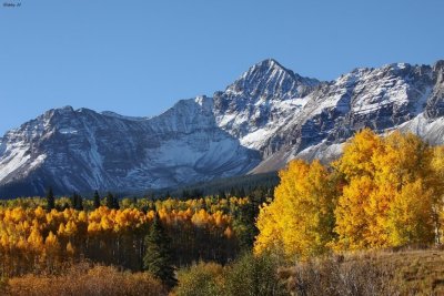 Autumn morning in mountains