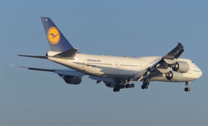 Boeing 747-830
