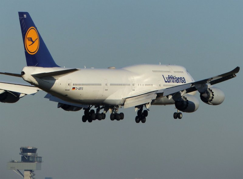 Boeing 747-830