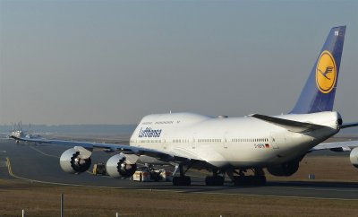 Boeing 747-830