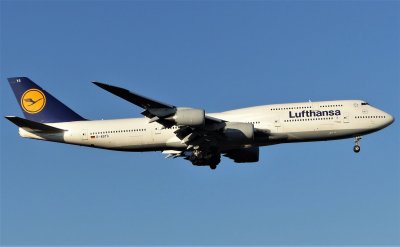 Boeing 747-830