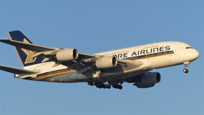  Airbus A380-841 
