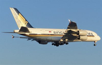  Airbus A380-841 