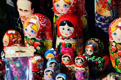 Putin Watching the Matryoshka dolls 4141