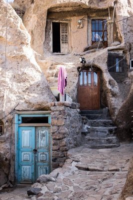 Troglodyte Apartment House?