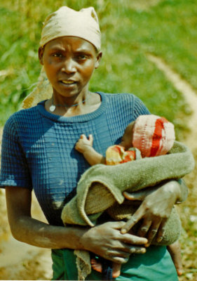 Rwanda Femme et son enfant en 1992