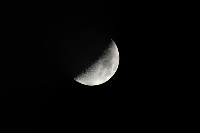 A stack of 4 images for this moon shot