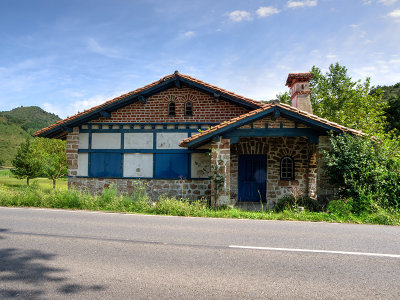 Casa del Guarda. Grupo Zuloaga P8097951_tonemapped.jpg