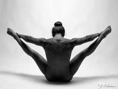 Flexibilidad al limite (Contiene desnudos/Contains nudity)