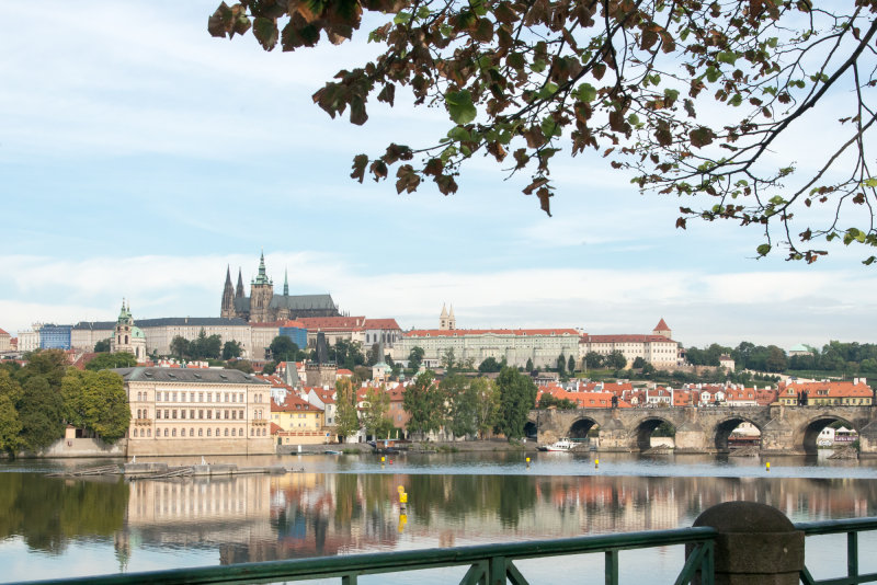 Prague au fil de la Moldau / Prague along the Vltava