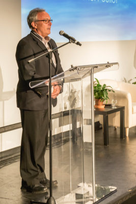 Jean-Daniel Cossette acceptant l'hommage prsent  son pre Jean-Marie Cossette au Panthon 2014.