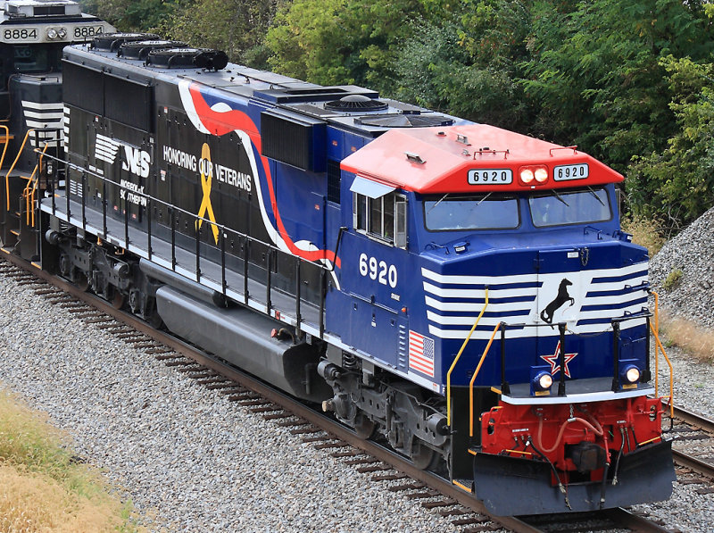 NS 6920, the Honoring our Veterans SD60E at Deliplane, Kentucky 
