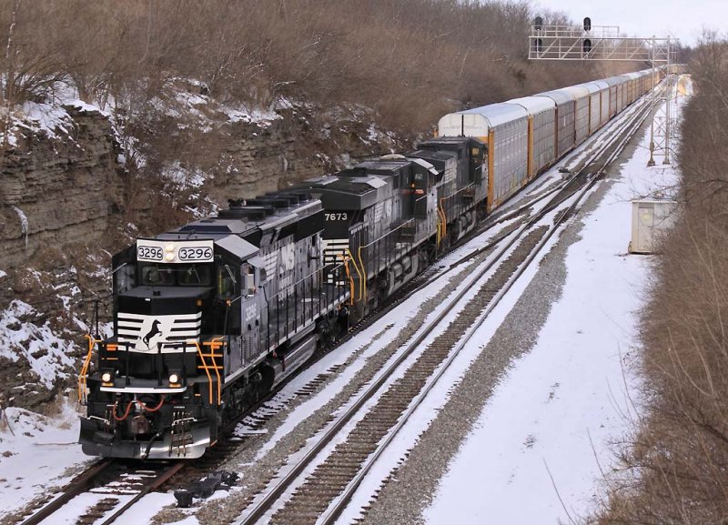 A rebuilt SD40-2 with the new Admiral cab leading train 289 as they leave North Wye, ready to head West 