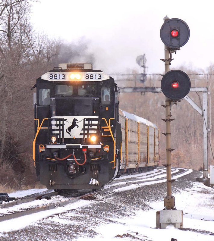 NS 275 heads out onto single track at Bowen after meeting a 276 