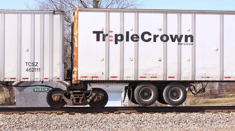 Northbound Triplecrown 264 at Burgin 