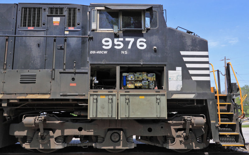 NS 9576 sits in the house track at Waddy after it failed on 61A the night before 