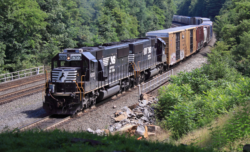 Eastbound helpers at Cassandra 