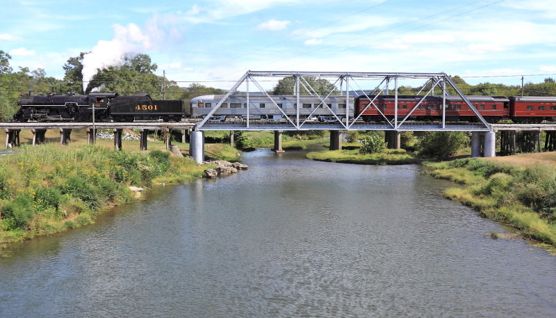 4501 crosses the Chattooga River at Trion 