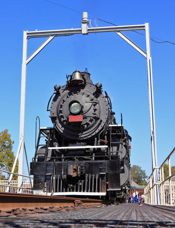 Southern 4501 on the turntable at Summerville, Ga