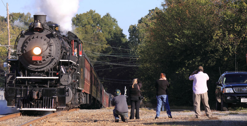 The gang gets the shot as 4501 starts the trip out the C&C near 30th St. in Chattanooga 