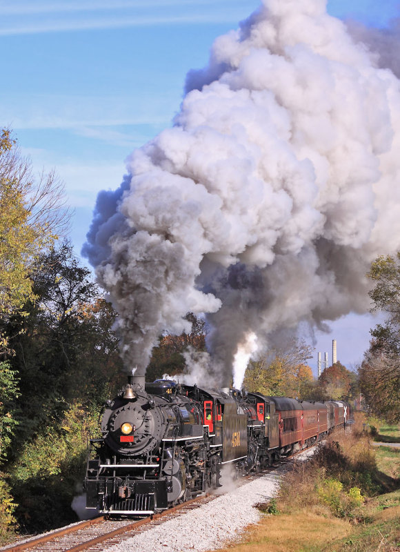 Southern 4501 & 630 doblehead up the hill out of Rossville, Ga. 